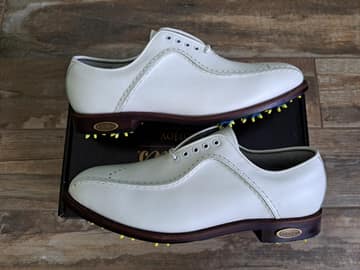 FootJoy style 50961: Smooth White/Pebbled White Asymmetrical, Shield tip